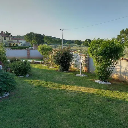 아파트 Bernarda 포레치